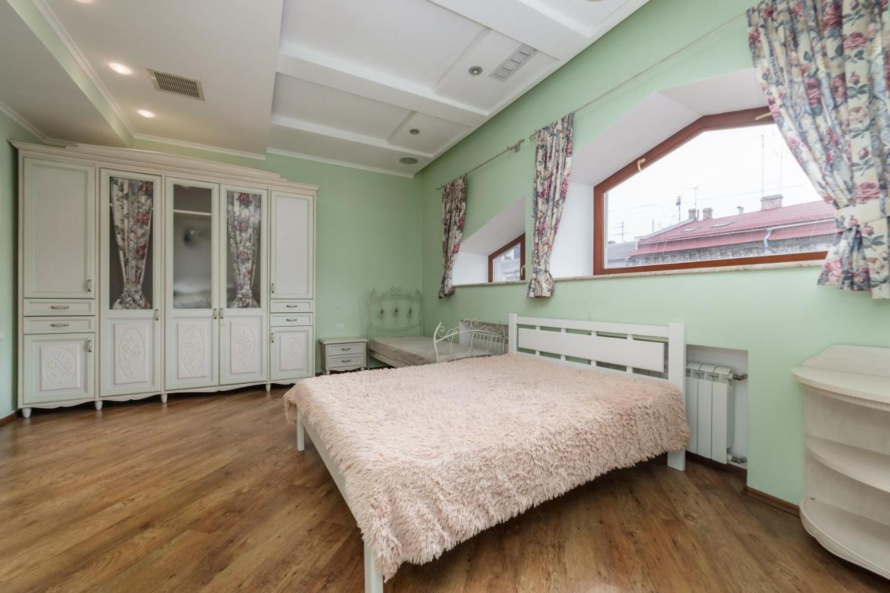 Katerynyska 2 Level Apartment With Sauna Odesa Exterior foto