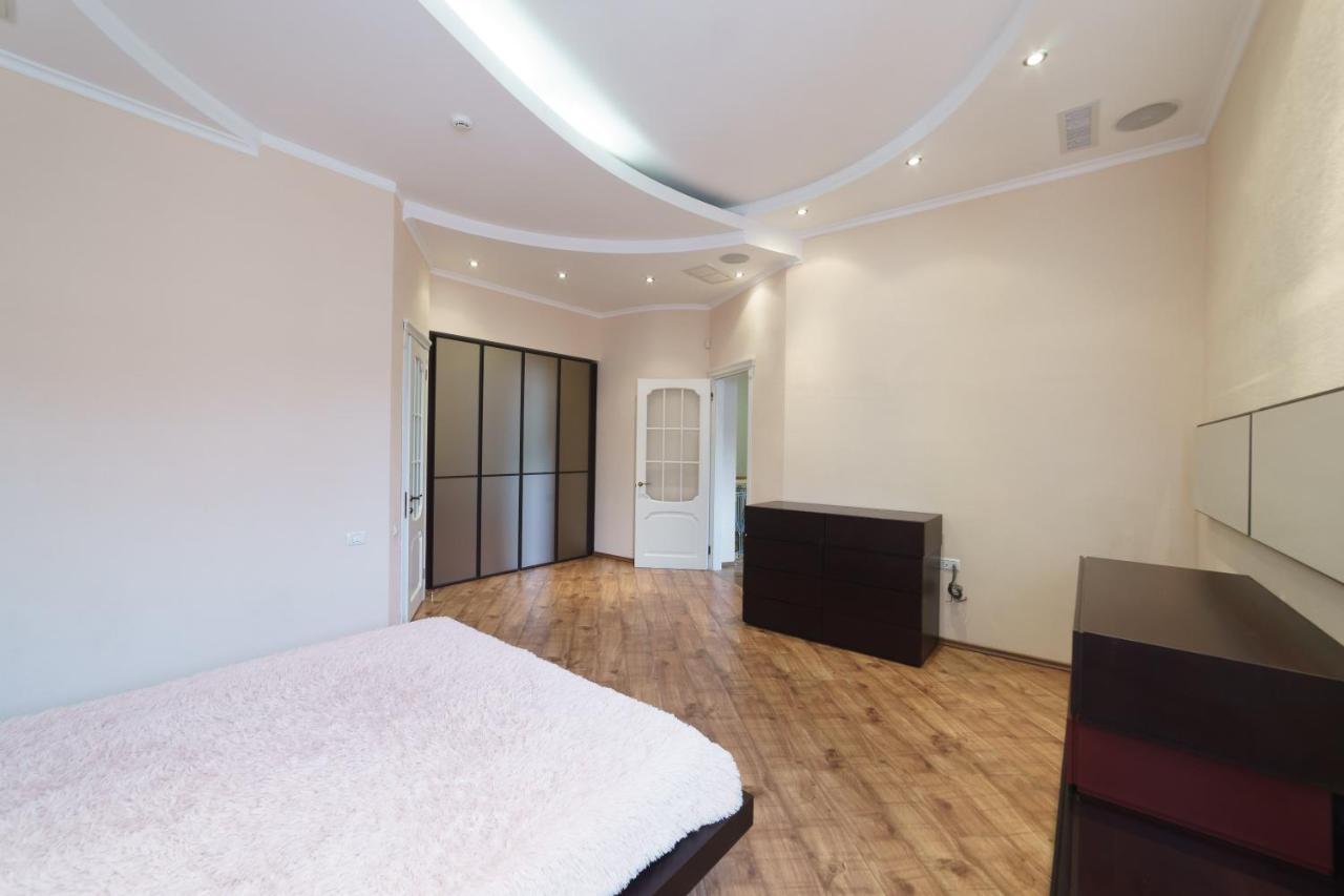 Katerynyska 2 Level Apartment With Sauna Odesa Exterior foto