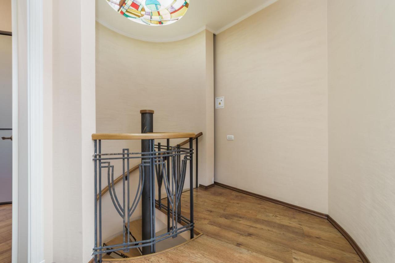 Katerynyska 2 Level Apartment With Sauna Odesa Exterior foto