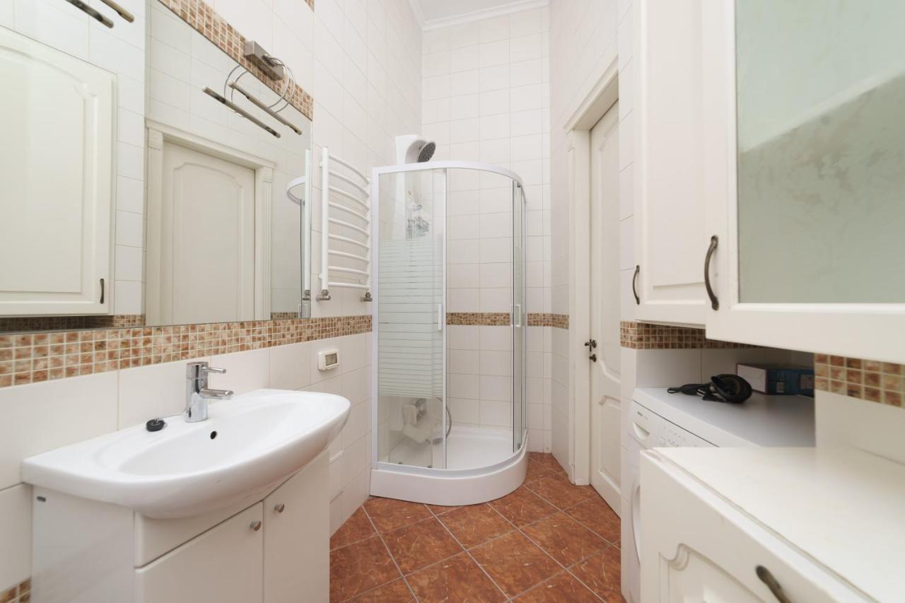 Katerynyska 2 Level Apartment With Sauna Odesa Exterior foto